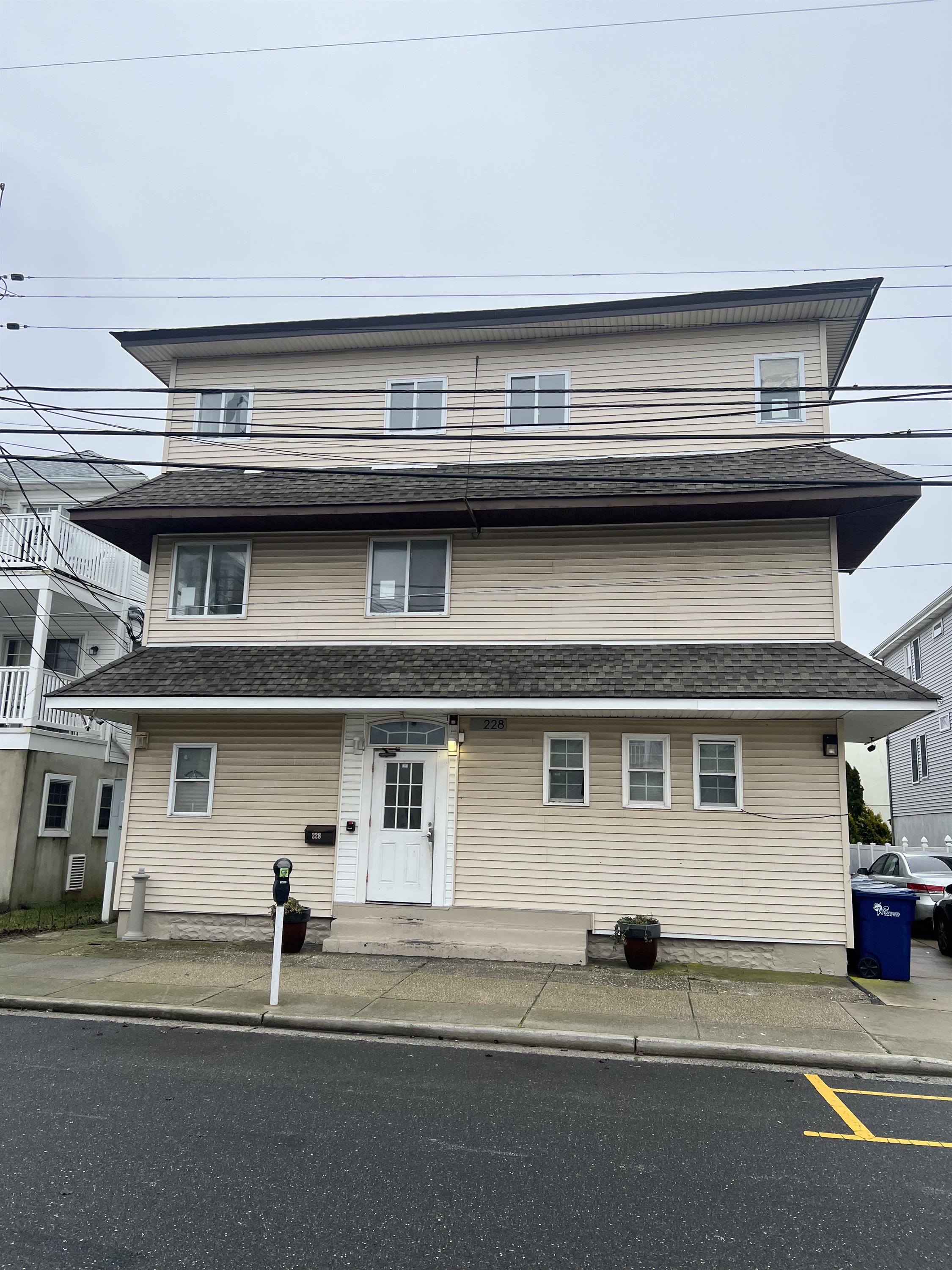228 East Garfield Avenue - 3
